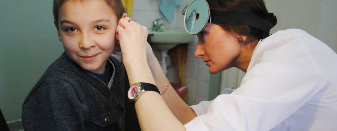 bulto-detras-de-la-oreja